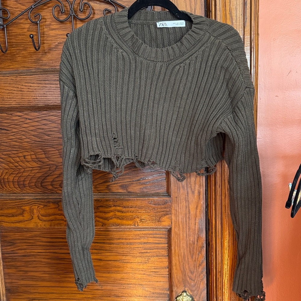 Zara Distressed Ribbed Cropped Sweater - Olive